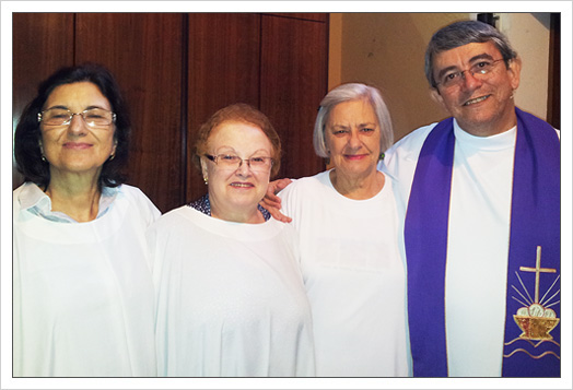 Ministras da Eucaristia com Pe. Tarcísio