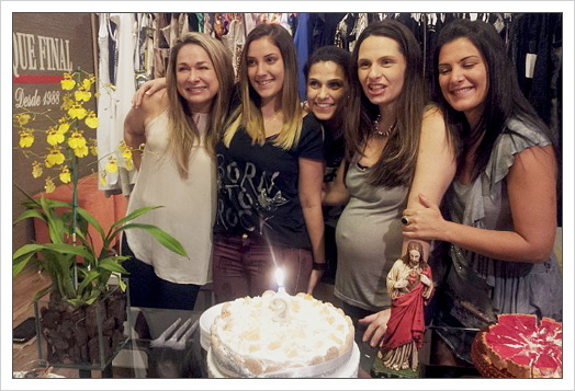 Bênção pelos 25 anos da loja Toque Final da paroquiana Suely